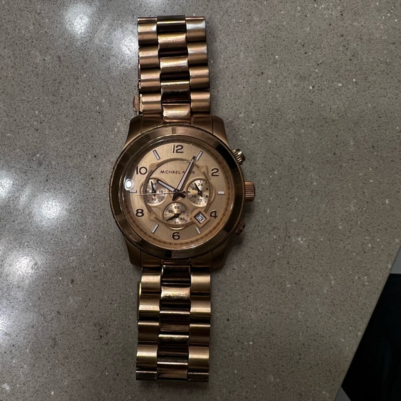 Michael Kors big face watch - Picture 2 of 6